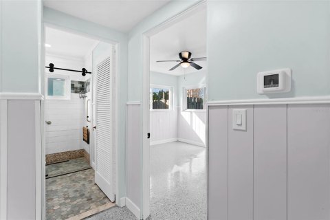 House in Redington Shores, Florida 2 bedrooms, 98.85 sq.m. № 2110430 - photo 18