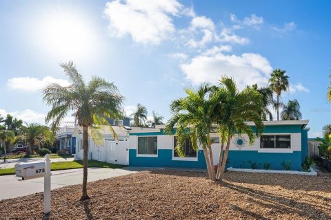 House in Redington Shores, Florida 2 bedrooms, 98.85 sq.m. № 2110430 - photo 2