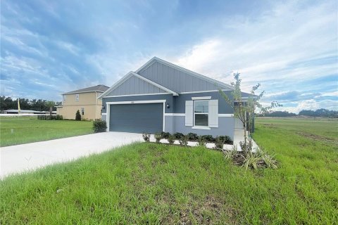 Villa ou maison à louer à Lake Wales, Floride: 4 chambres, 168.25 m2 № 1915791 - photo 2