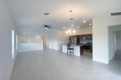 Villa ou maison à louer à Lake Wales, Floride: 4 chambres, 168.25 m2 № 1915791 - photo 4