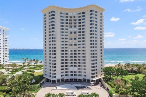 Condo in Boca Raton, Florida, 2 bedrooms  № 1806129 - photo 1