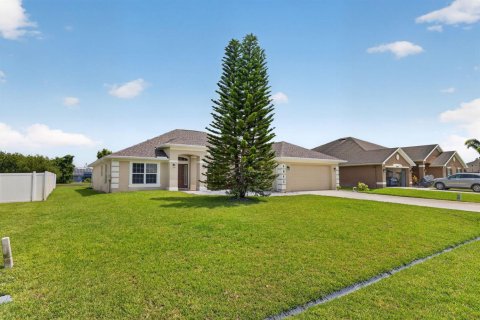 Villa ou maison à vendre à Port St. Lucie, Floride: 4 chambres, 214.7 m2 № 2305538 - photo 3