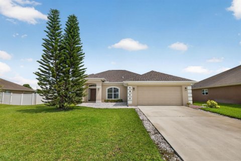 Villa ou maison à vendre à Port St. Lucie, Floride: 4 chambres, 214.7 m2 № 2305538 - photo 2