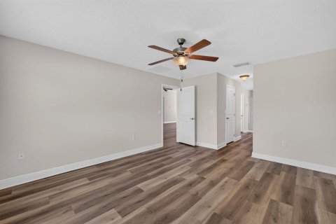 Villa ou maison à vendre à Port St. Lucie, Floride: 4 chambres, 214.7 m2 № 2305538 - photo 24