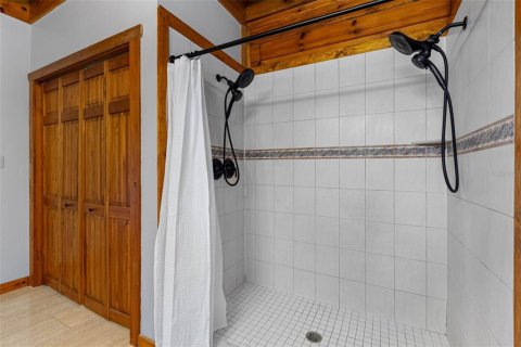Casa en venta en Thonotosassa, Florida, 6 dormitorios, 392.7 m2 № 2117803 - foto 19