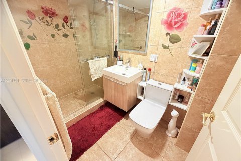 Condo in Sunny Isles Beach, Florida, 2 bedrooms  № 2372016 - photo 19