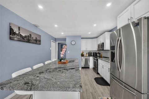 Villa ou maison à louer à Tampa, Floride: 2 chambres, 103.12 m2 № 2352430 - photo 13