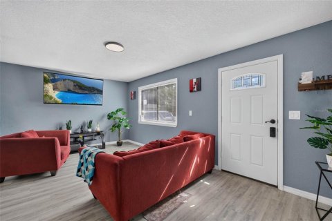 Villa ou maison à louer à Tampa, Floride: 2 chambres, 103.12 m2 № 2352430 - photo 5
