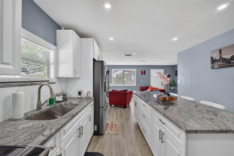 Villa ou maison à louer à Tampa, Floride: 2 chambres, 103.12 m2 № 2352430 - photo 16