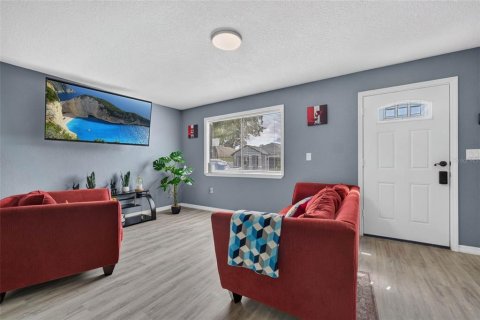 Villa ou maison à louer à Tampa, Floride: 2 chambres, 103.12 m2 № 2352430 - photo 6