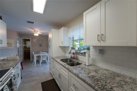 Villa ou maison à vendre à LaBelle, Floride: 1 chambre, 83.52 m2 № 1993115 - photo 17