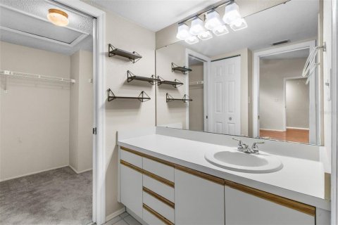 Townhouse in Pinellas Park, Florida 3 bedrooms, 150.5 sq.m. № 1846967 - photo 20