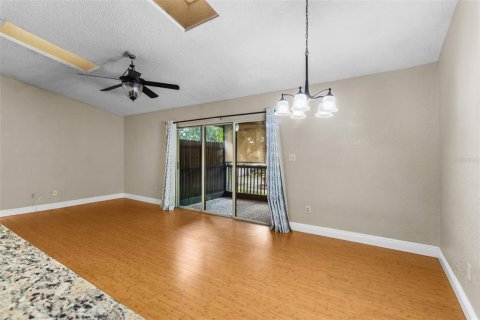 Townhouse in Pinellas Park, Florida 3 bedrooms, 150.5 sq.m. № 1846967 - photo 10