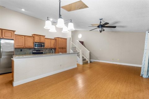 Townhouse in Pinellas Park, Florida 3 bedrooms, 150.5 sq.m. № 1846967 - photo 9