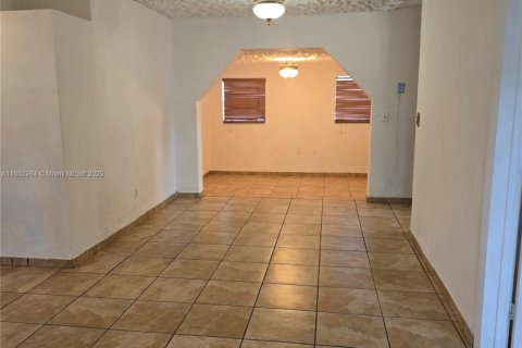 House in Miami, Florida 3 bedrooms, 96.8 sq.m. № 1953751 - photo 3
