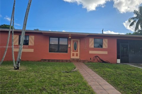 House in Miami, Florida 3 bedrooms, 96.8 sq.m. № 1953751 - photo 2