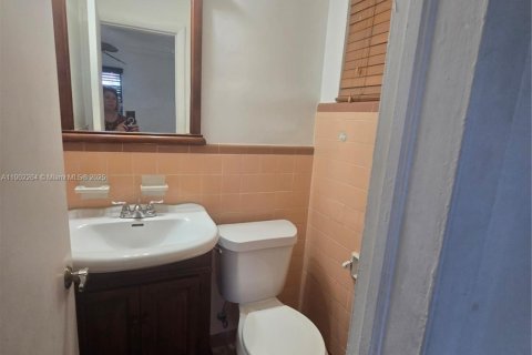 House in Miami, Florida 3 bedrooms, 96.8 sq.m. № 1953751 - photo 5