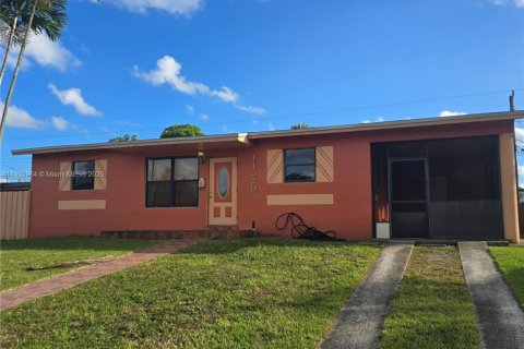 House in Miami, Florida 3 bedrooms, 96.8 sq.m. № 1953751 - photo 1