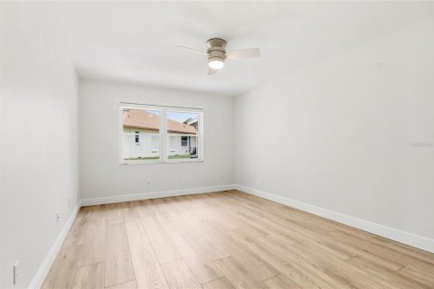 House in Palm Harbor, Florida 2 bedrooms, 123.75 sq.m. № 2203781 - photo 16