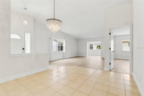 House in Palm Harbor, Florida 2 bedrooms, 123.75 sq.m. № 2203781 - photo 11
