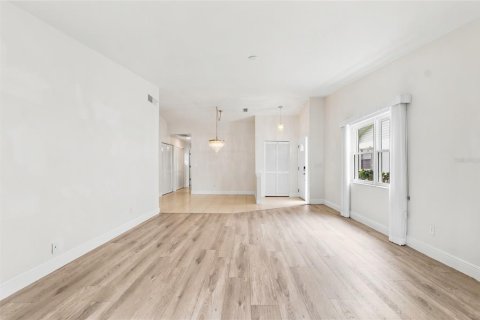 House in Palm Harbor, Florida 2 bedrooms, 123.75 sq.m. № 2203781 - photo 14