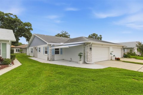 House in Palm Harbor, Florida 2 bedrooms, 123.75 sq.m. № 2203781