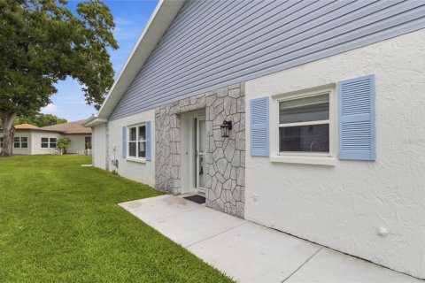 House in Palm Harbor, Florida 2 bedrooms, 123.75 sq.m. № 2203781 - photo 7