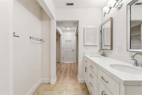 House in Palm Harbor, Florida 2 bedrooms, 123.75 sq.m. № 2203781 - photo 20
