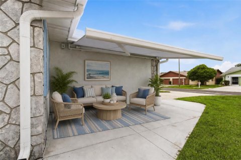 House in Palm Harbor, Florida 2 bedrooms, 123.75 sq.m. № 2203781 - photo 2