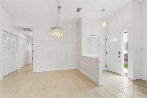 House in Palm Harbor, Florida 2 bedrooms, 123.75 sq.m. № 2203781 - photo 9