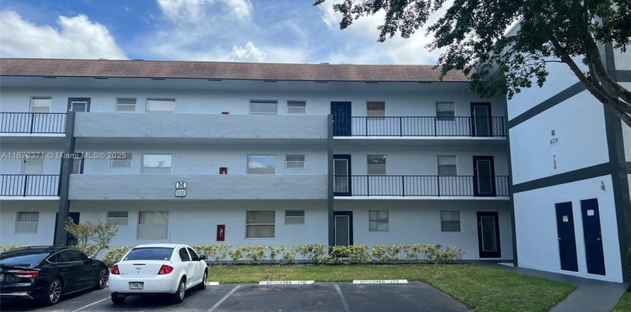 Condo in Tamarac, Florida, 1 bedroom № 1895419