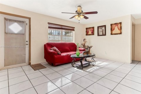 Casa en venta en Fort Lauderdale, Florida, 3 dormitorios, 99.22 m2 № 1809507 - foto 11