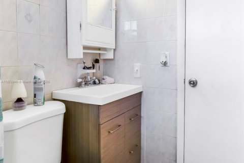 Casa en venta en Fort Lauderdale, Florida, 3 dormitorios, 99.22 m2 № 1809507 - foto 20