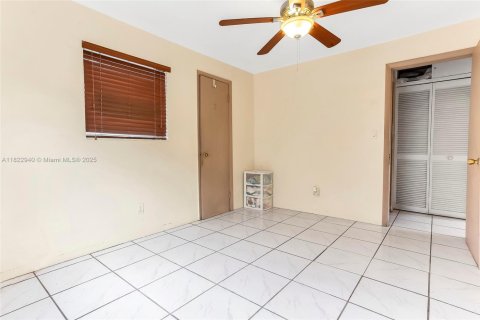 Casa en venta en Fort Lauderdale, Florida, 3 dormitorios, 99.22 m2 № 1809507 - foto 24