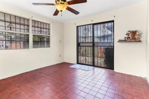 Casa en venta en Fort Lauderdale, Florida, 3 dormitorios, 99.22 m2 № 1809507 - foto 18