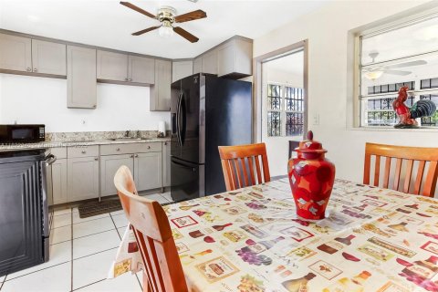 Casa en venta en Fort Lauderdale, Florida, 3 dormitorios, 99.22 m2 № 1809507 - foto 14