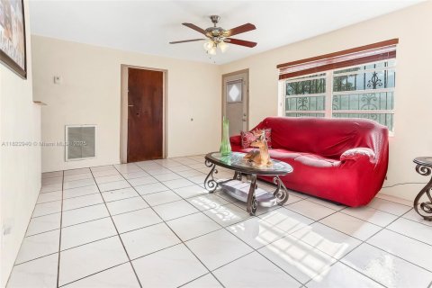 Casa en venta en Fort Lauderdale, Florida, 3 dormitorios, 99.22 m2 № 1809507 - foto 9