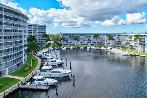 Condo in Deerfield Beach, Florida, 2 bedrooms  № 2387920 - photo 19