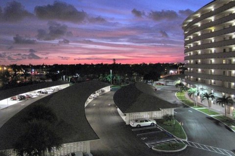 Condo in Deerfield Beach, Florida, 2 bedrooms  № 2387920 - photo 3