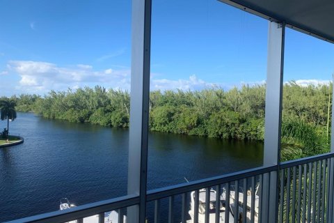 Condo in Deerfield Beach, Florida, 2 bedrooms  № 2387920 - photo 6