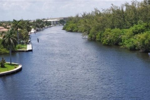 Condo in Deerfield Beach, Florida, 2 bedrooms  № 2387920 - photo 28