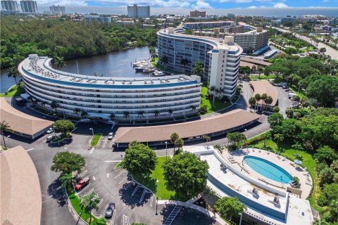 Condo in Deerfield Beach, Florida, 2 bedrooms  № 2387920 - photo 20