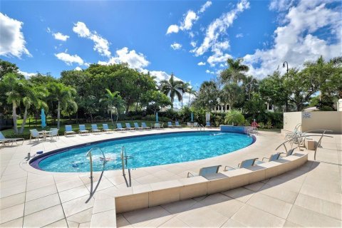 Condo in Deerfield Beach, Florida, 2 bedrooms  № 2387920 - photo 8