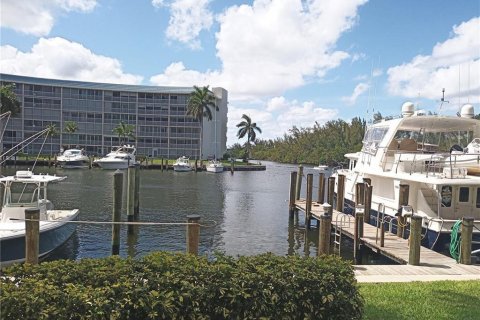 Condo in Deerfield Beach, Florida, 2 bedrooms  № 2387920 - photo 27