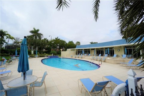 Condo in Deerfield Beach, Florida, 2 bedrooms  № 2387920 - photo 24