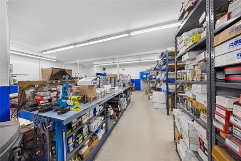 Immobilier commercial à vendre à Miami Gardens, Floride № 1958759 - photo 4