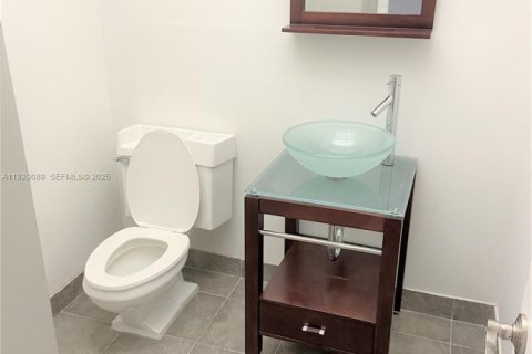 Copropriété à vendre à Weston, Floride: 2 chambres, 118.26 m2 № 1987458 - photo 12