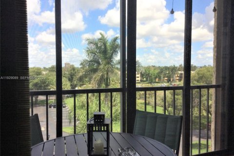 Copropriété à vendre à Weston, Floride: 2 chambres, 118.26 m2 № 1987458 - photo 5