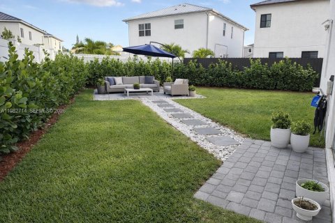 Villa ou maison à vendre à Miami, Floride: 5 chambres, 269.23 m2 № 2080484 - photo 20