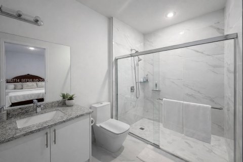 Villa ou maison à vendre à Miami, Floride: 5 chambres, 269.23 m2 № 2080484 - photo 19